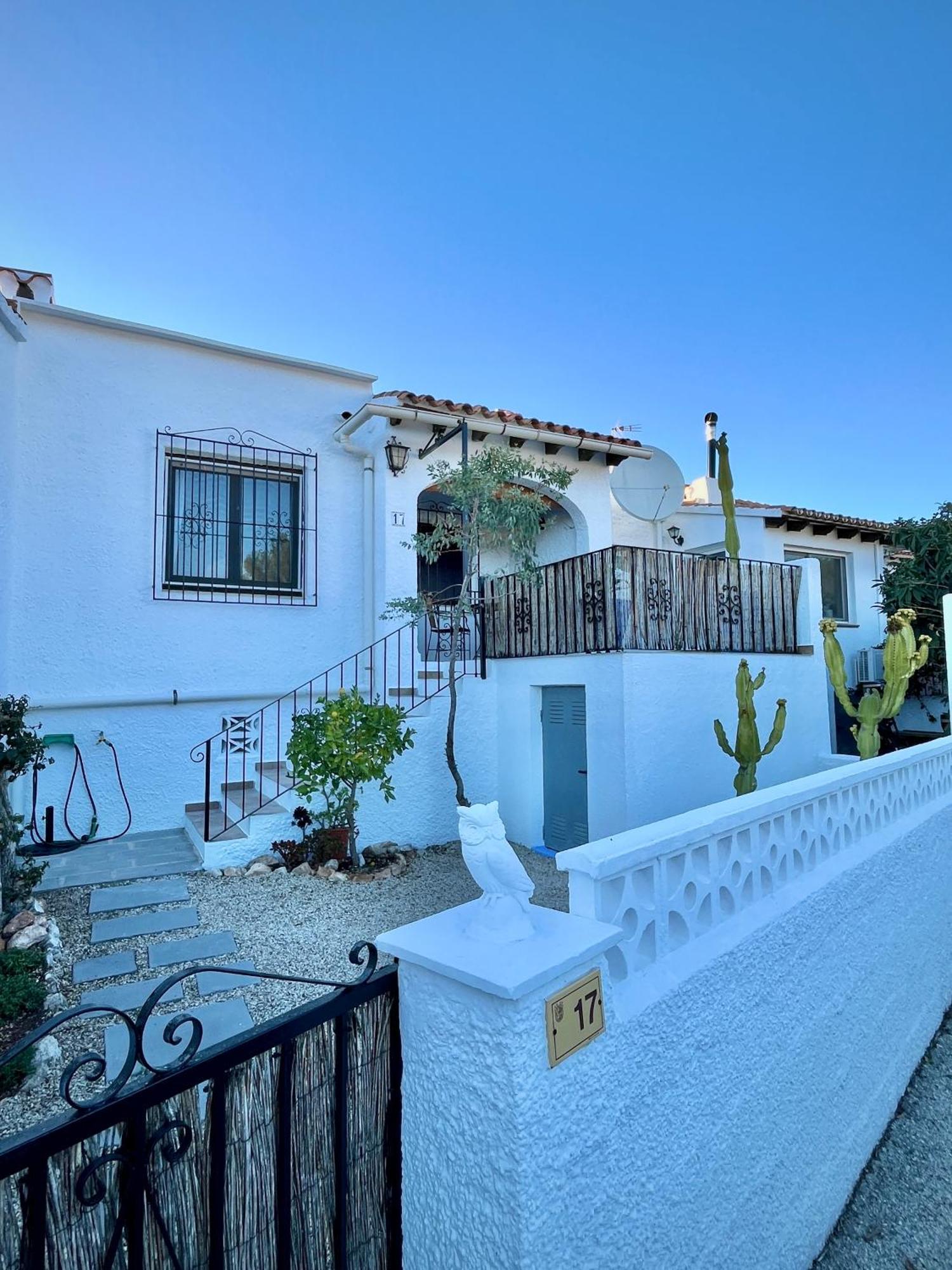 Bungalow Steps From Moraira Teulada Exterior photo